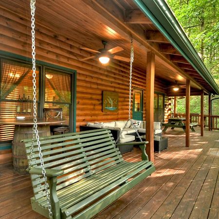 K6 Lodge Gather Around The Firepit Soak In The Hot Tub And Splash In The Creek ブルーリッジ山脈 エクステリア 写真