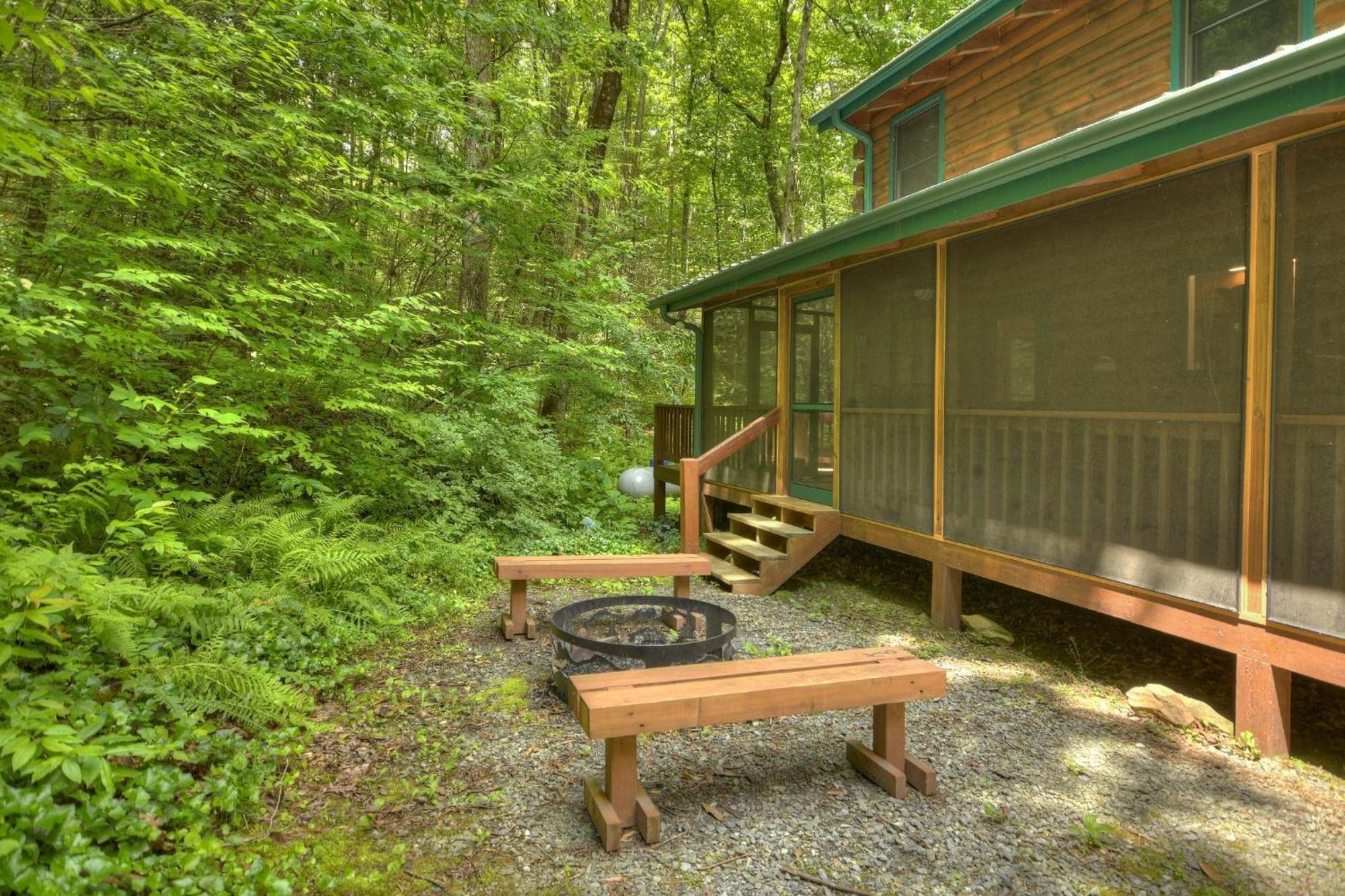 K6 Lodge Gather Around The Firepit Soak In The Hot Tub And Splash In The Creek ブルーリッジ山脈 エクステリア 写真